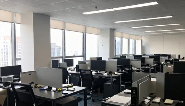 企业网站定制开发中的性能优化与适用条件分析